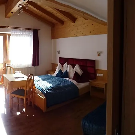 酒店 玫瑰园餐厅酒店 齐勒河谷采尔