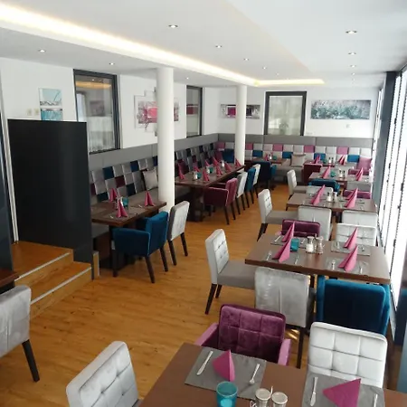 Hotel Restaurant Rosengarten 3*