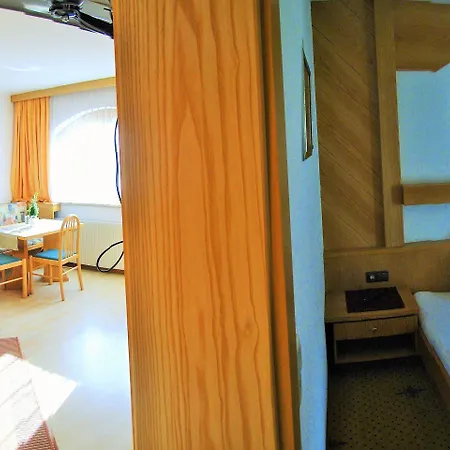 Restaurant Rosengarten Otel 3*